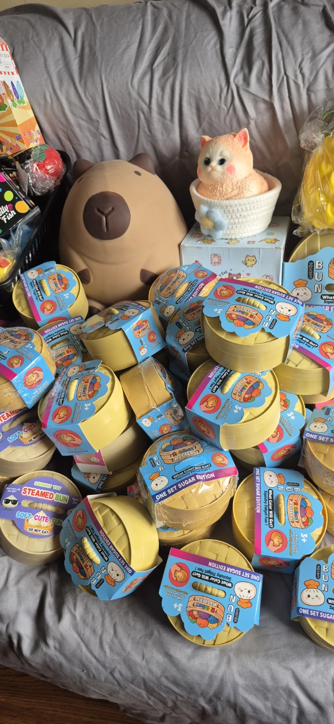 Jumbo Coin Squish & Mystery Squishies Bundle - photo 5