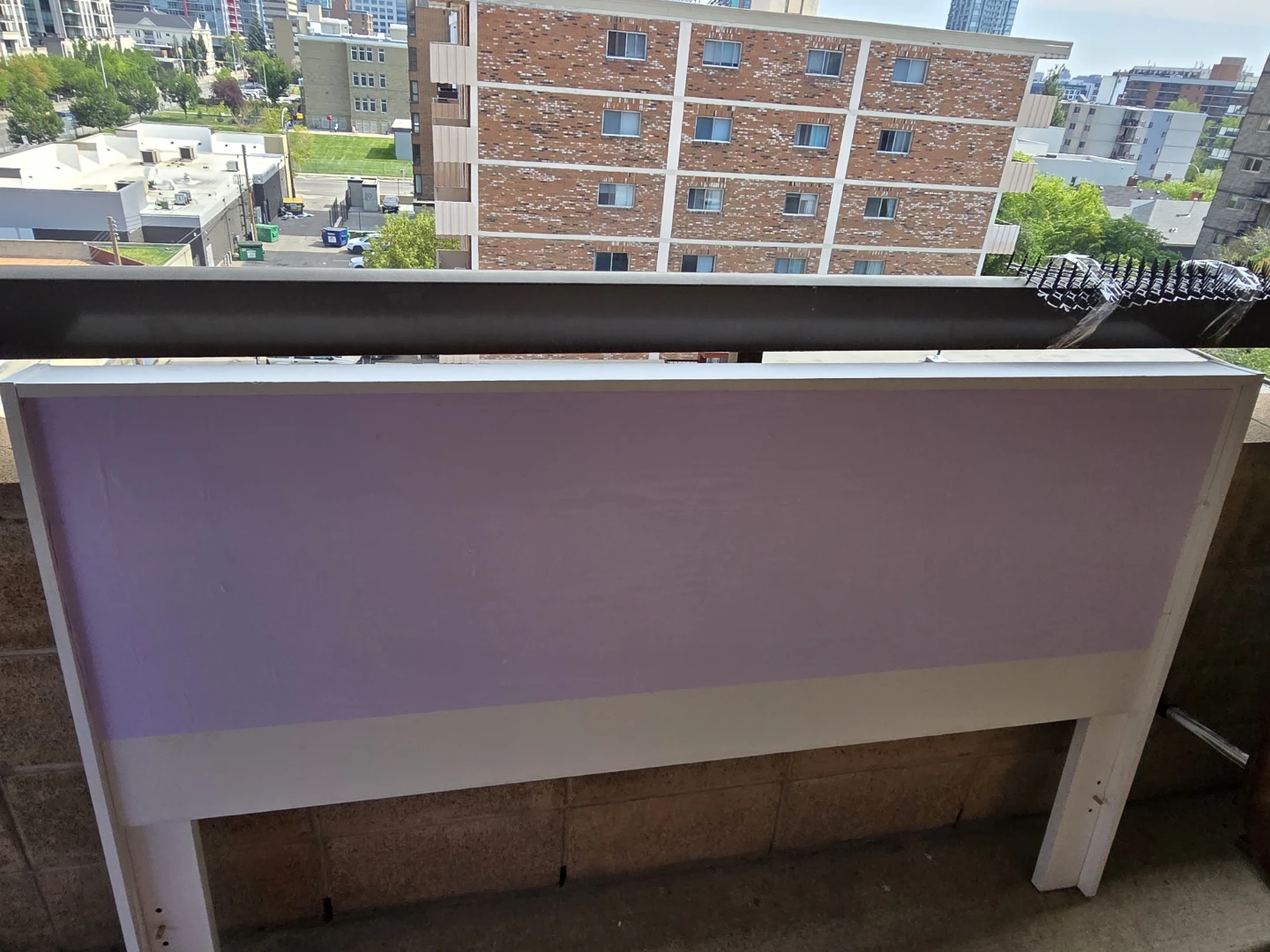 Queen size bed frame 160. Excellent state