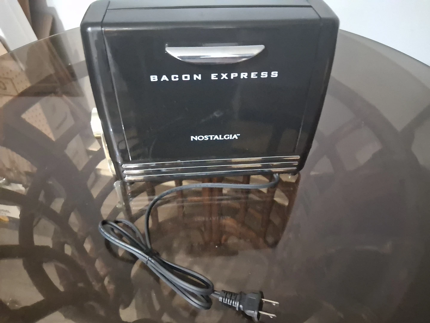 Nostalgia Bacon Express Crispy Bacon Cooker