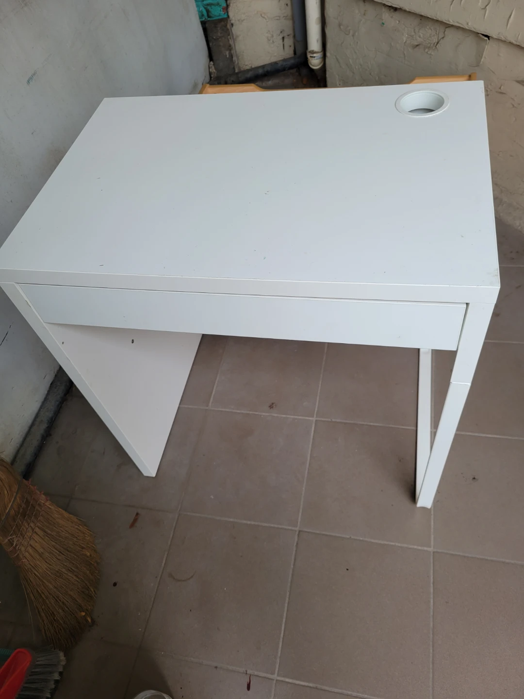 IKEA MICKE Desk - White - photo 3