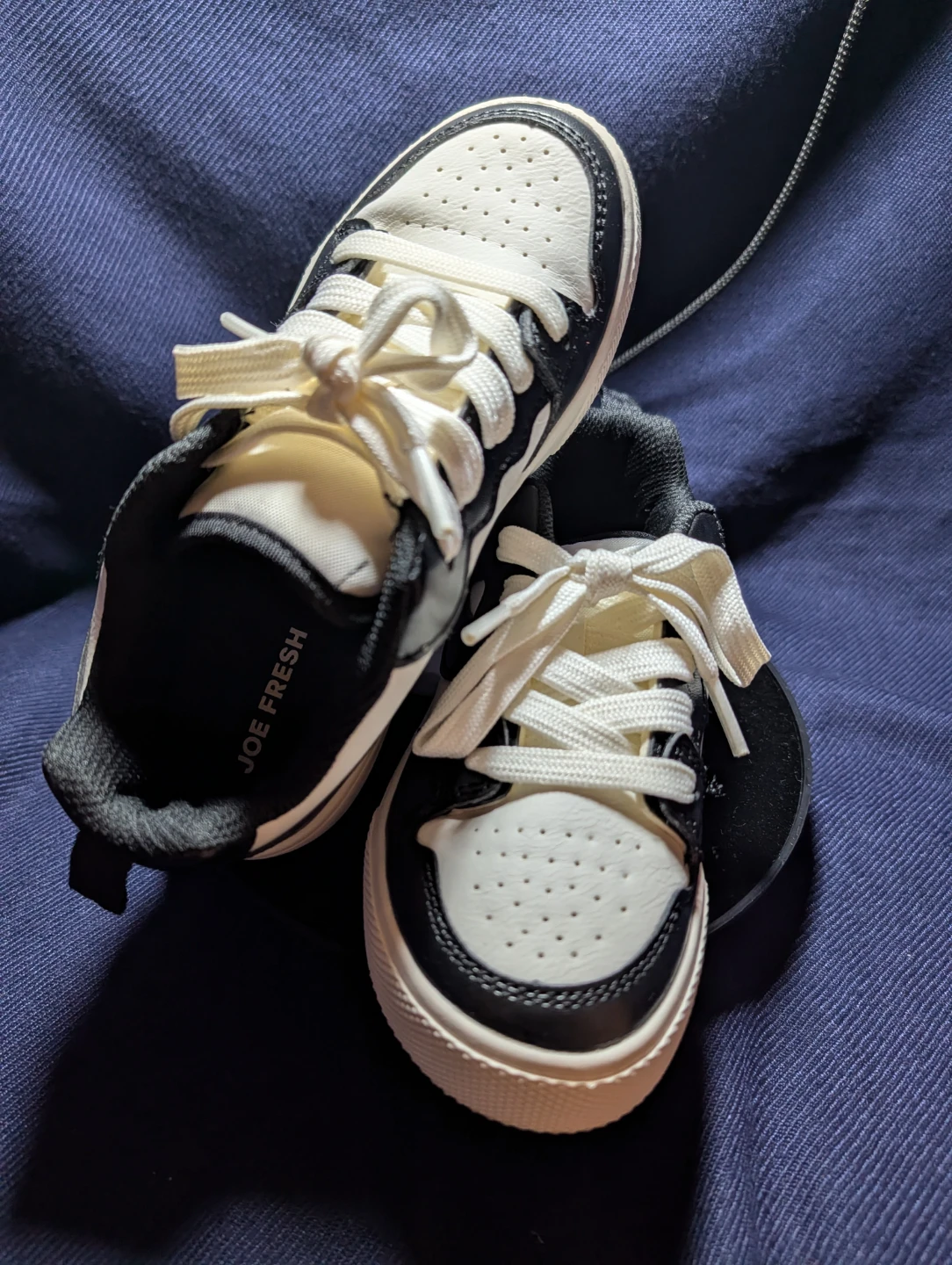 Like-New Joe Fresh Sneakers - Size 13 - Barely Worn! - photo 3