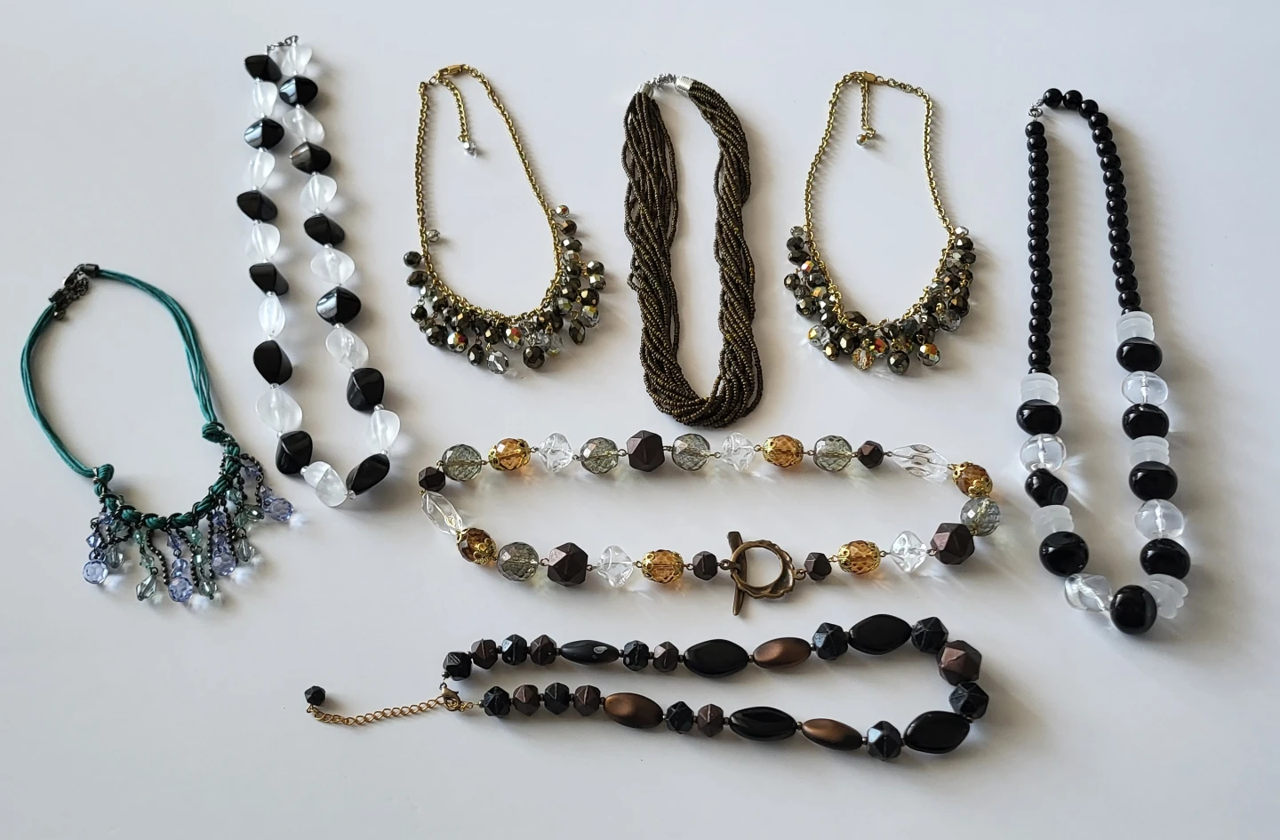 Set of 8 Beautiful Fashion Necklaces