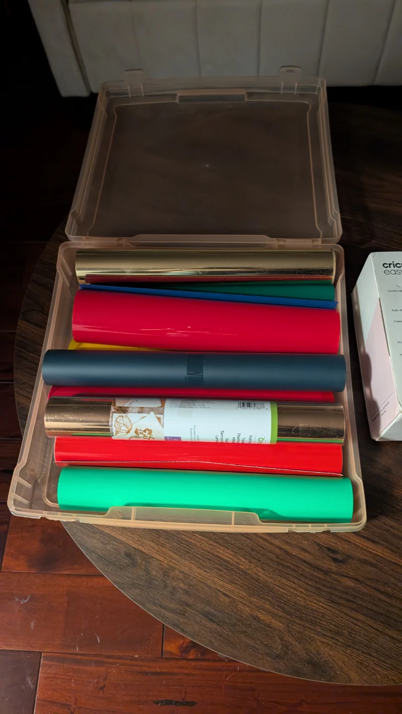 Cricut EasyPress Mini with Craft Vinyl Rolls - photo 2