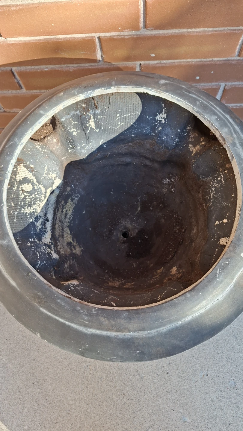 Pair of  fiberglass black urn planters - photo 4