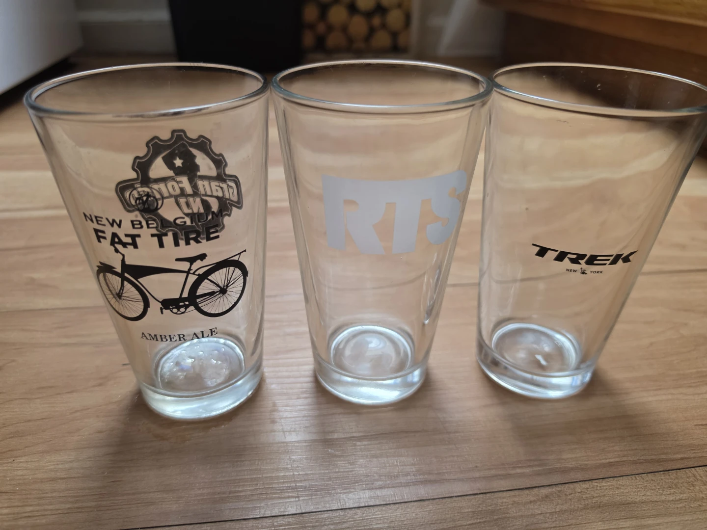 Set of 3 Assorted bicycling related Pint Glasses 🏈