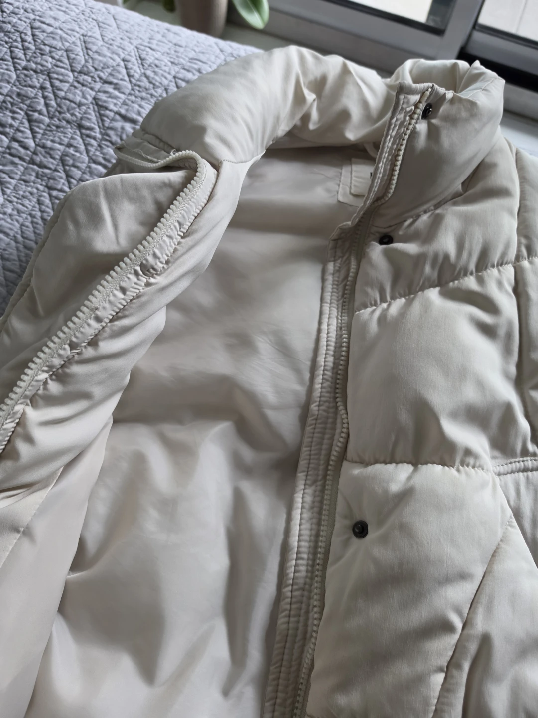 Cream Puffer Vest – Size S – New with Tags 🤍Women/Girl - photo 3