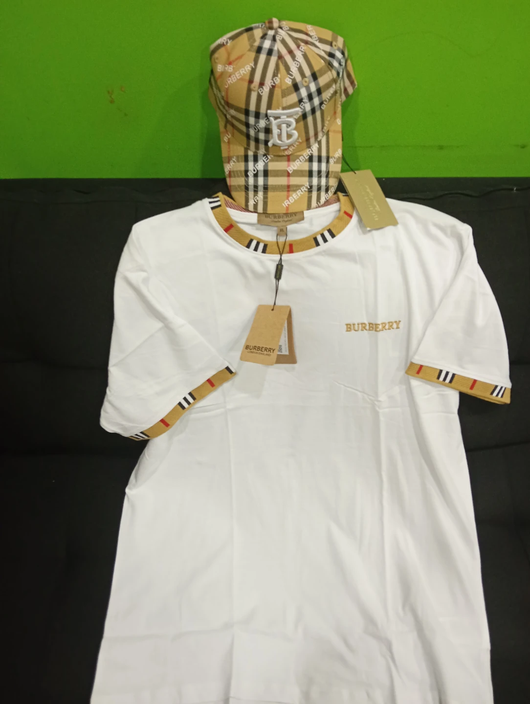 Burberry T-shirt men's size XL and Cap Set s - photo 2