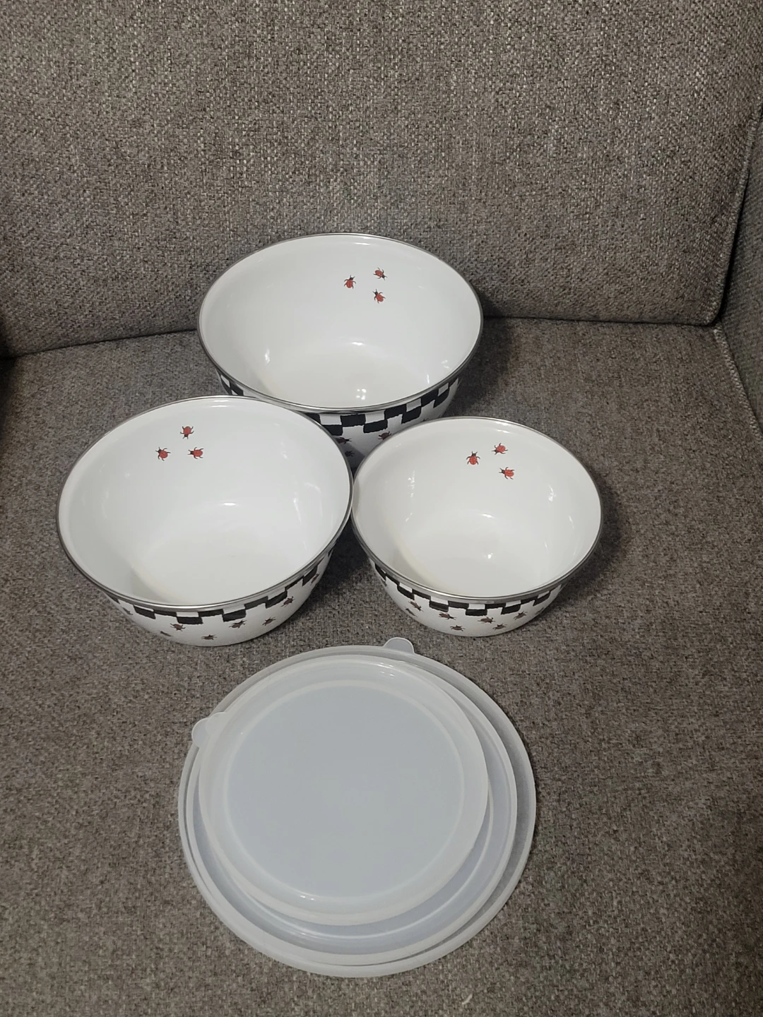 Set of 3 Lady Bug Bowls with Lids (Food Safe) - photo 2