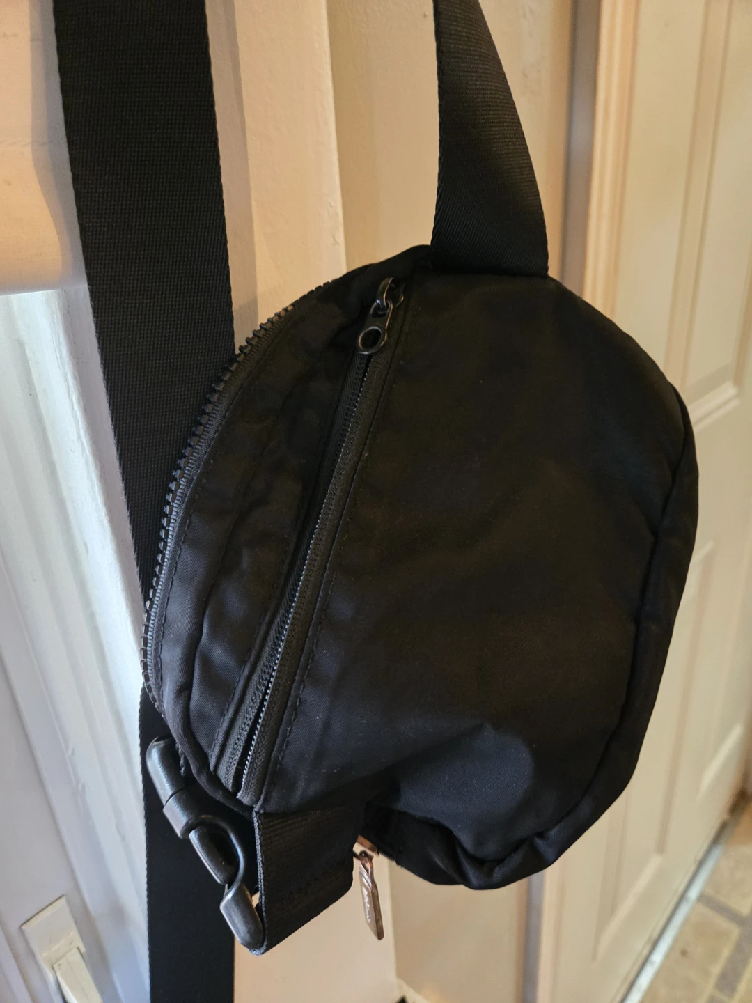 Lululemon Black Crossbody Bag - photo 4