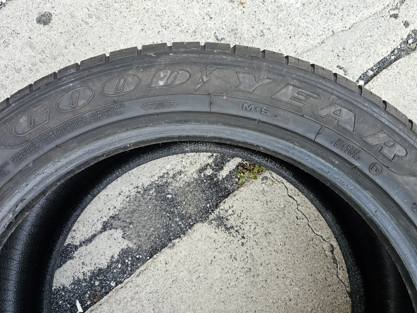 235/50 R20 ALL SEASON TIRE   (1 ONLY) - photo 3
