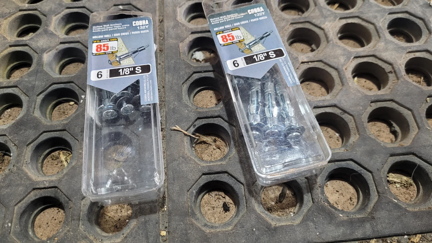 Assorted Cobra Anchors and Toggle Bolts Collection - photo 4