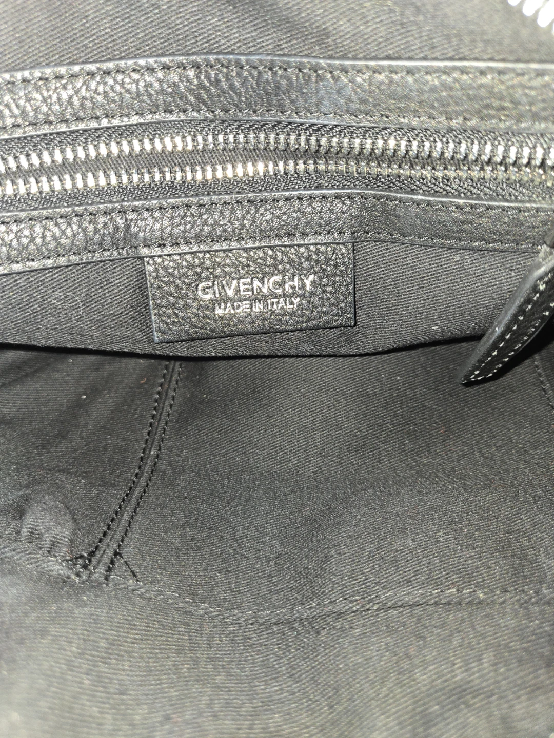 Givenchy Antigona Mini Bag - photo 5