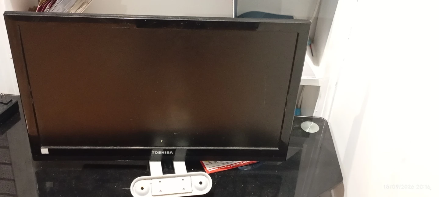 Toshiba Flat Screen Television - photo 2