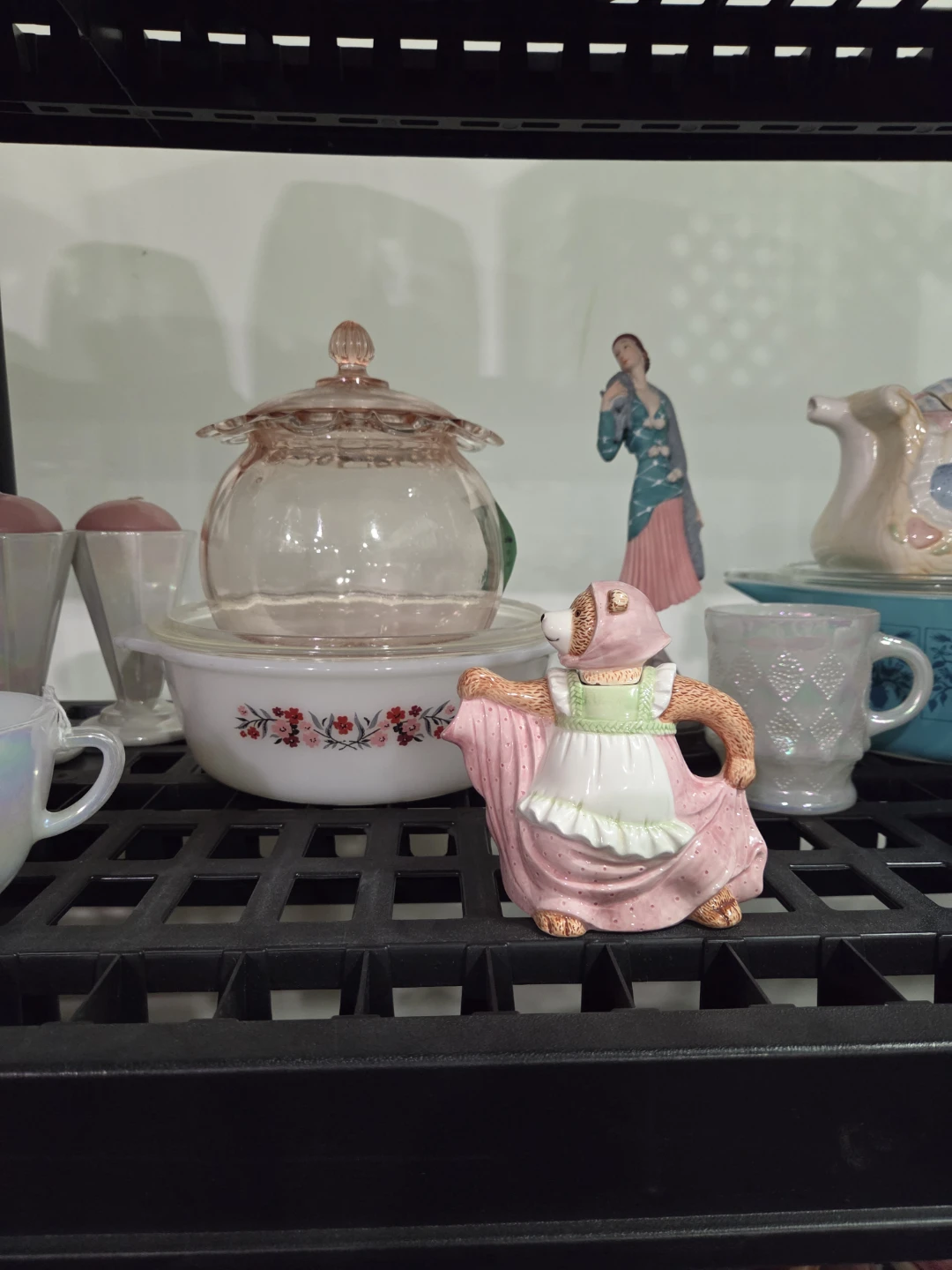 Tea pot and milk server. Quilted bed - photo 4