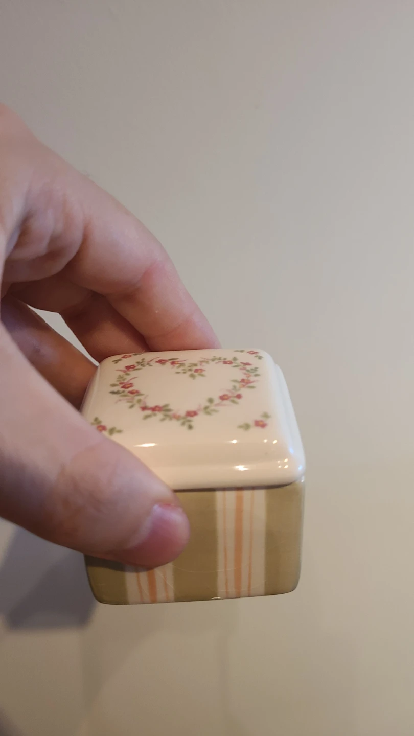 Set of 5 Porcelain Trinket Boxes - photo 5