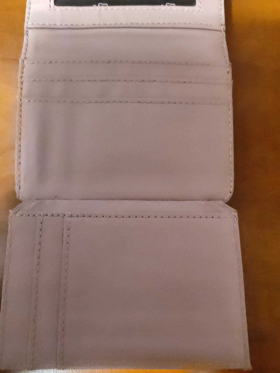 Liz Claiborne patterned trifold wallet - photo 3