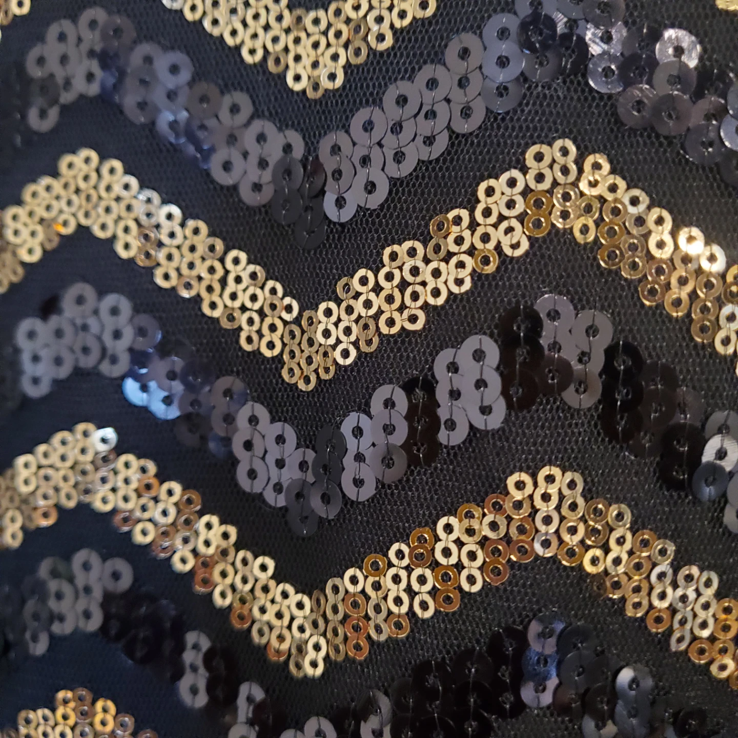 H&M Black and Gold Sequin Dress - photo 4