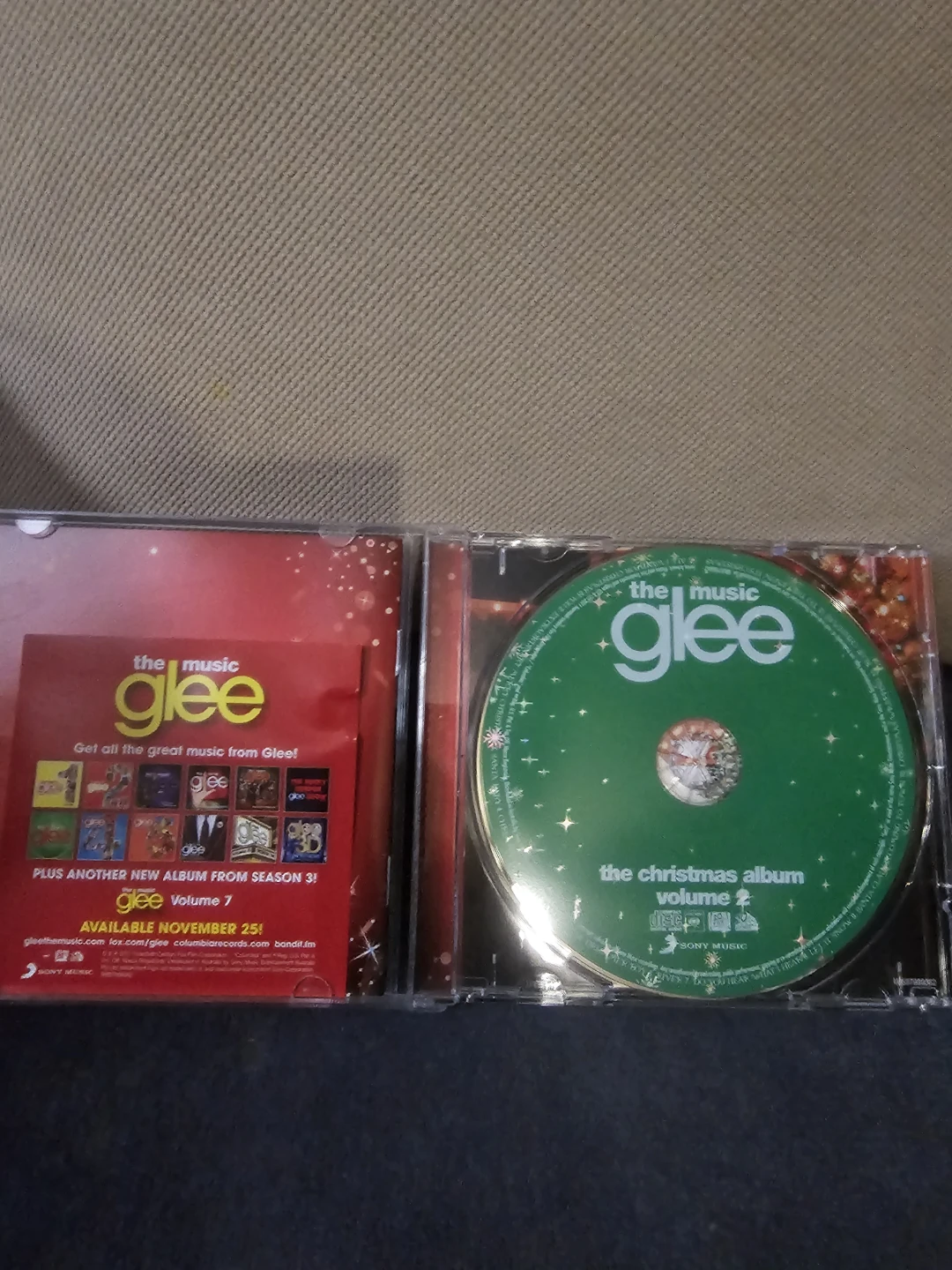 Glee: The Christmas Album Volume 2 CD - photo 3