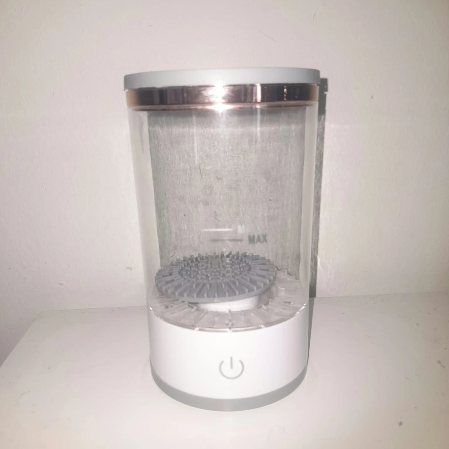 Portable Makeup Brush Cleaner - photo 2