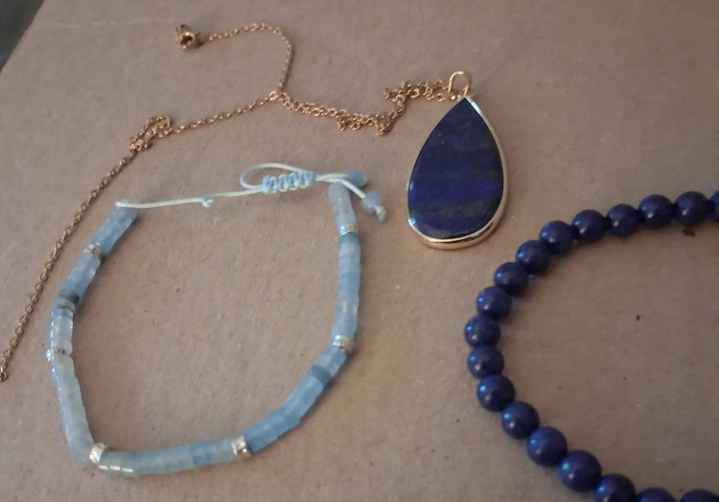 Jewellery Set: Lapis Lazuli Pendant and Two Bracelets - photo 5