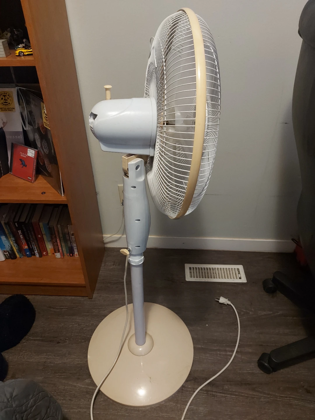 Airworks Pedestal Fan - photo 2
