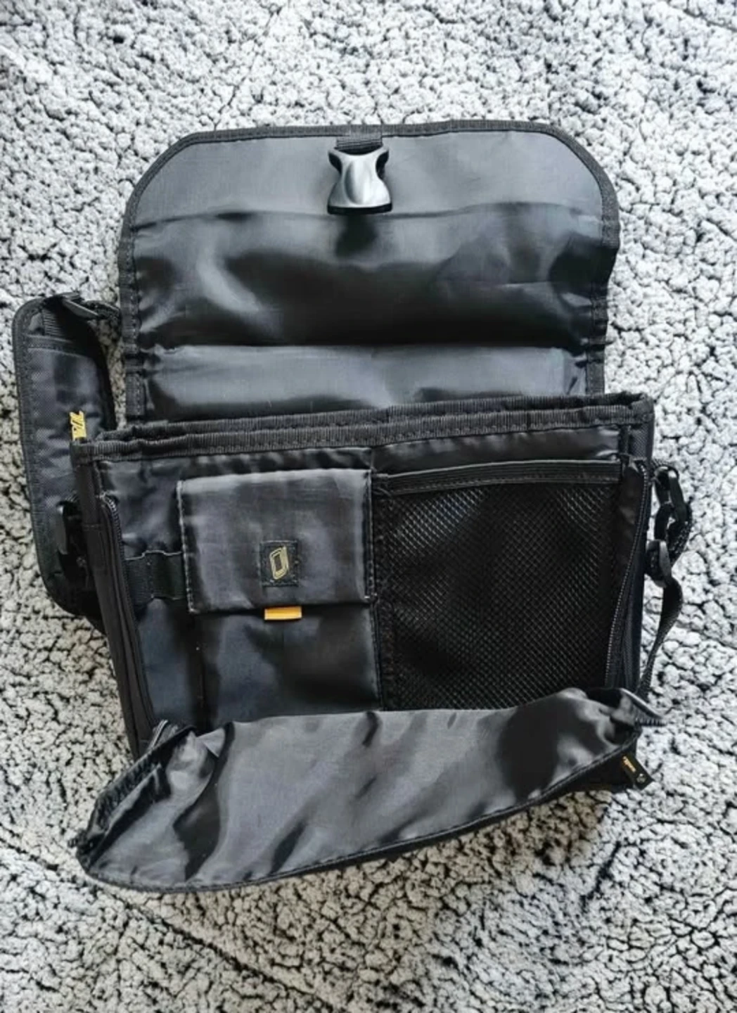 Targus Messenger Bag / Laptop Bag / Briefcase 11 inch - photo 3