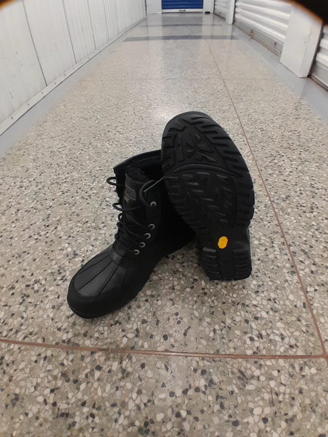 UGG Butte Winter Boots Men's Size 11.5 suitable for 12
