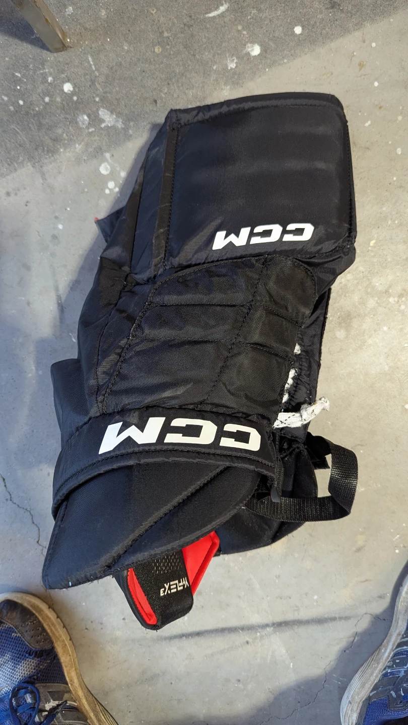 Ccm yflex3 hockey goalie pants-Youth L-XL size - photo 2