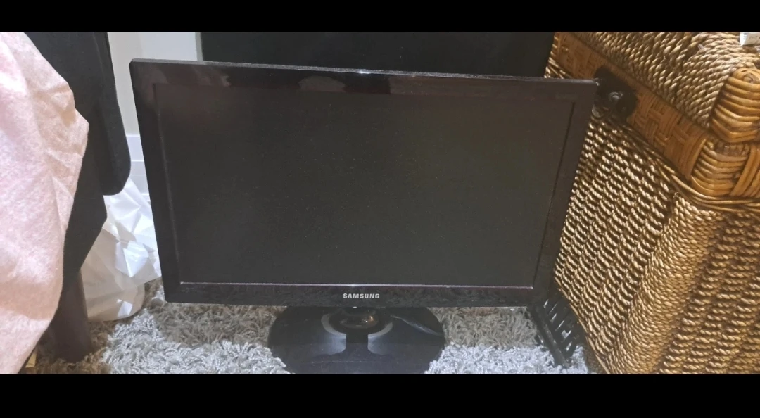 Samsung Computer Monitor