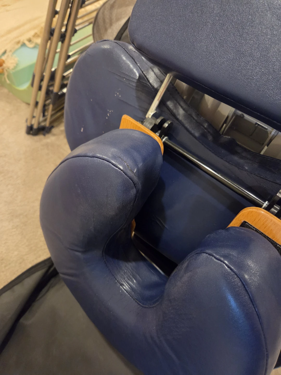 Stronglite Professional Massage Table - photo 4