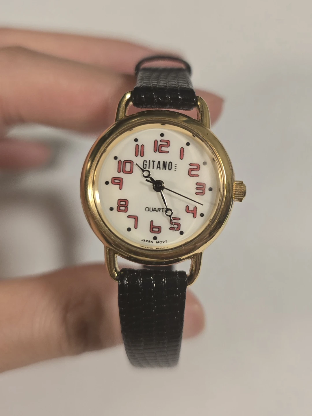 Gitano Women 24mm red numbers Quartz Watch NEW BATTERY
