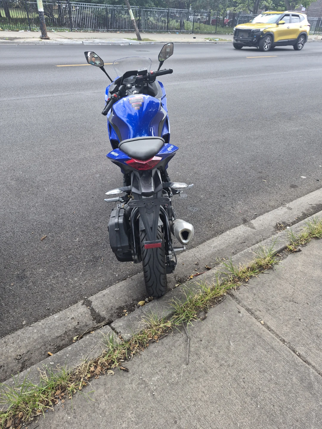 Falcon 200 EFI Racing Motorcycle - photo 2