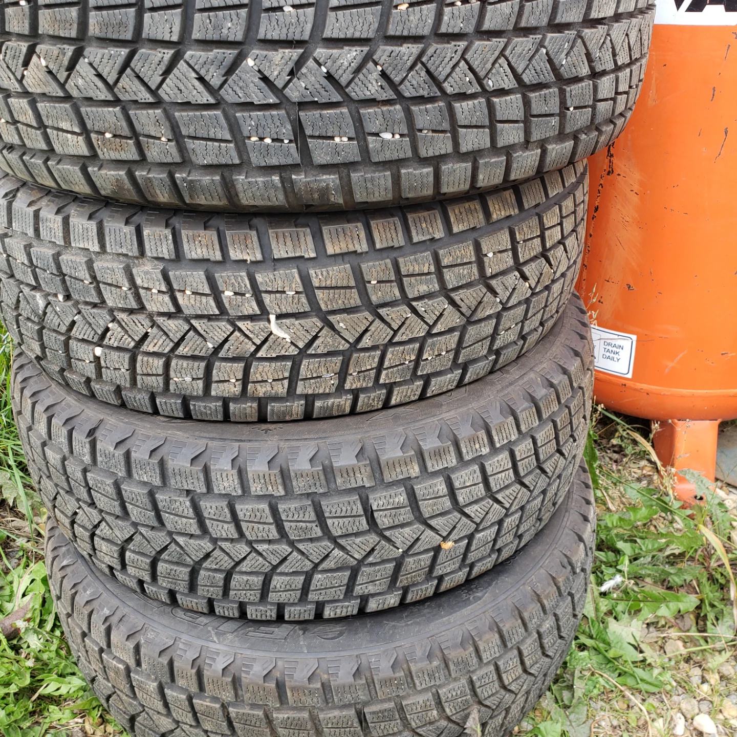 235/65/17 winter tires - photo 2