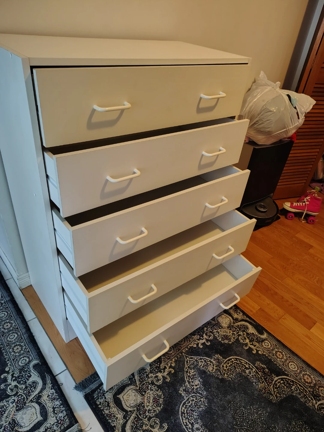 White 5-Drawer Dresser - photo 3
