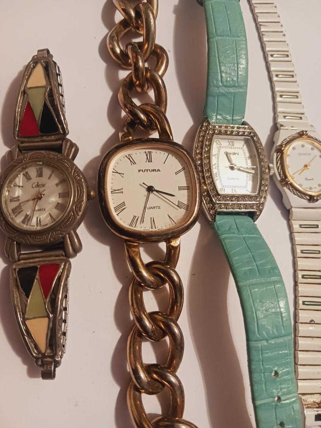 GIVE ME YOUR OFFERS! Lot of 4 Vintage Women's Watches - photo 3