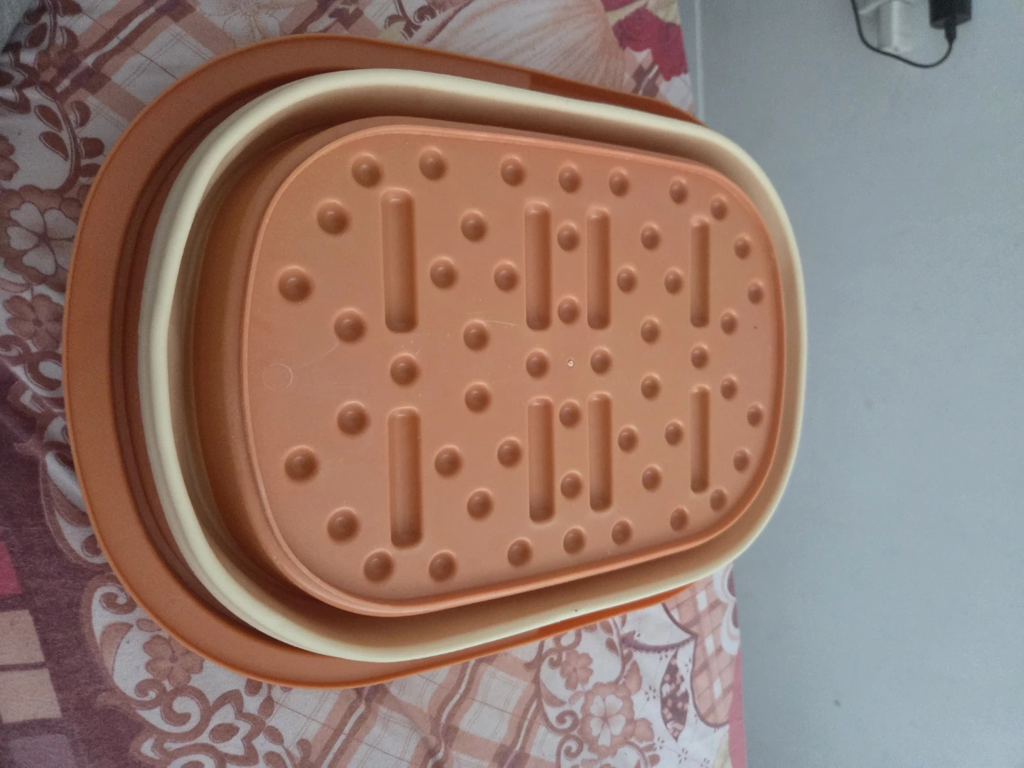 Collapsible Plastic Foot Basin - photo 5
