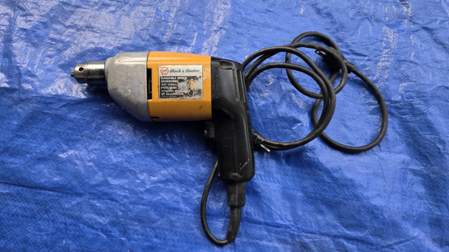 Black & Decker 3/8" Variable Speed Reversing Drill
