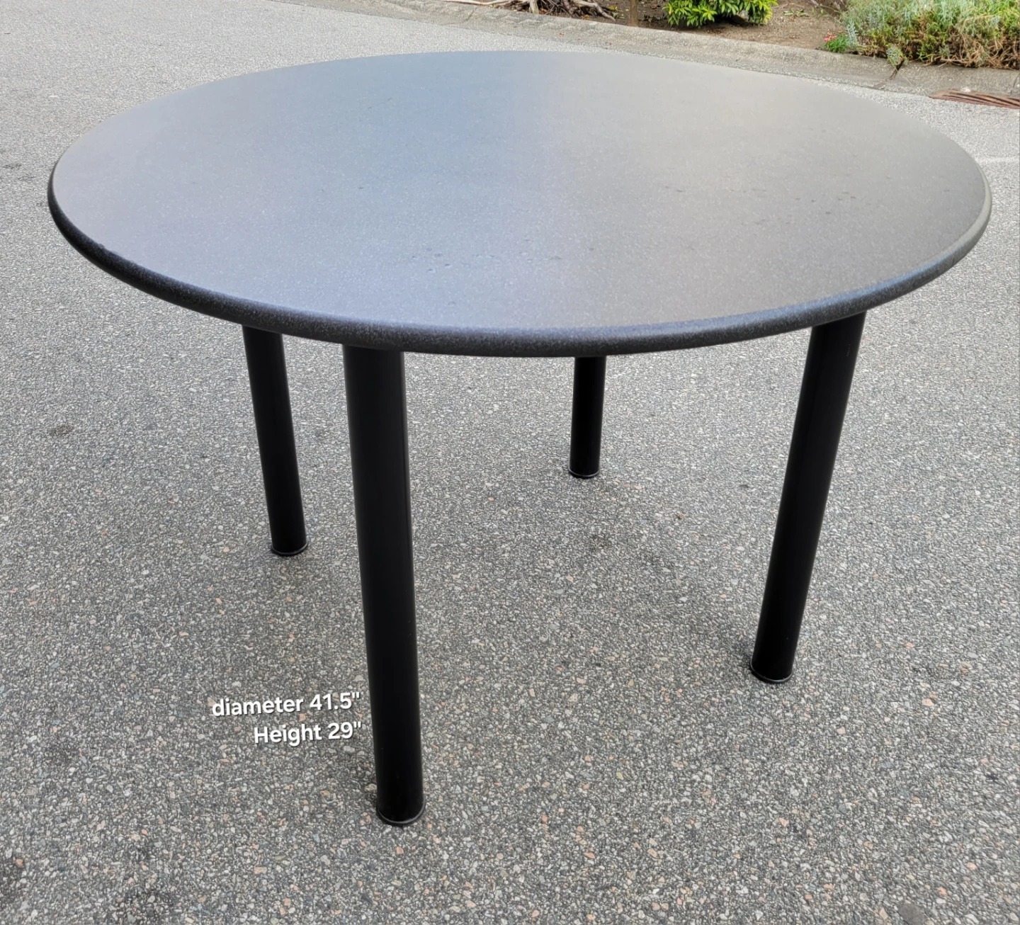 Very Nice Round Dining Table - Black - photo 3