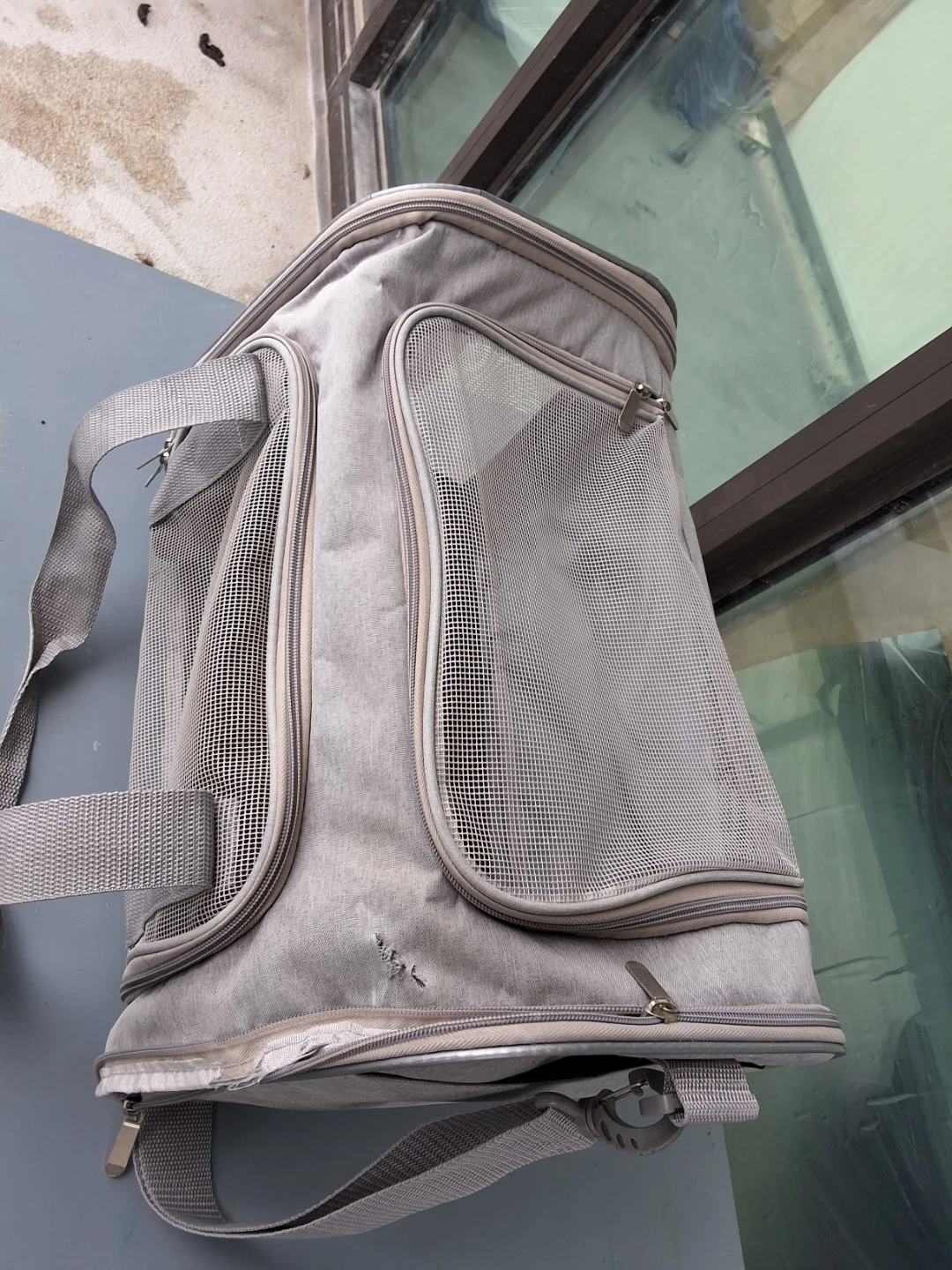 Soft-sided grey pet carrier - photo 2