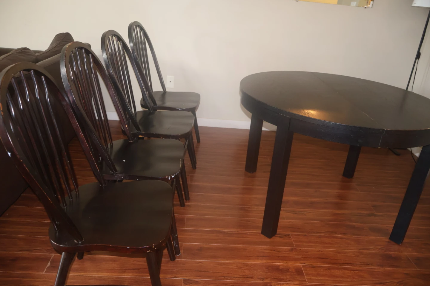 Round wooden dining table and four chairs - photo 4