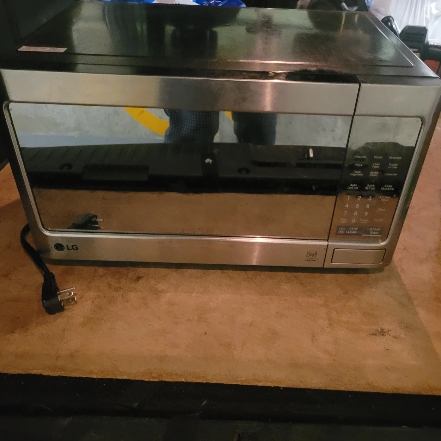 LG COUNTERTOP MICROWAVE