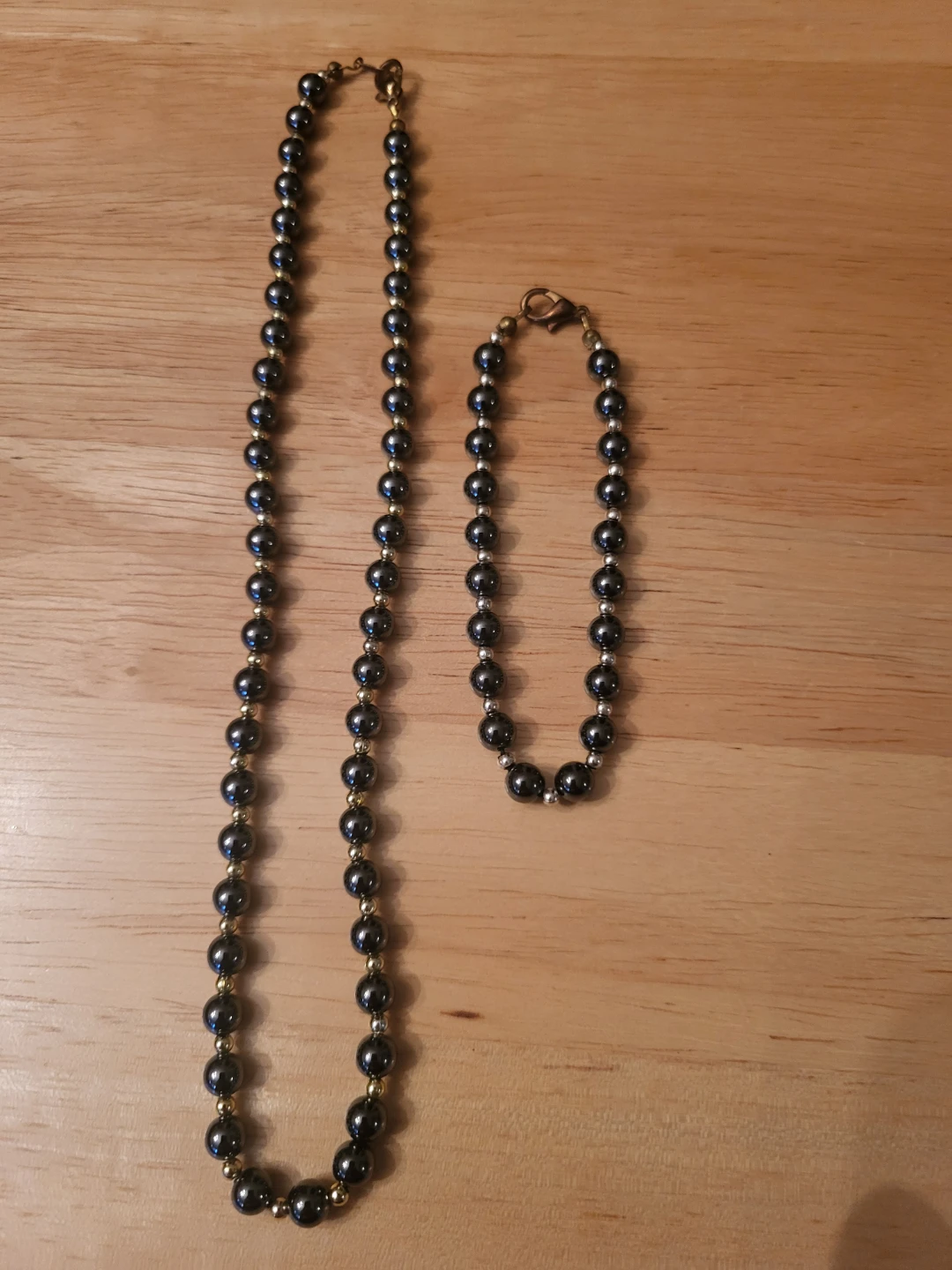 Beaded necklace and bracelet set