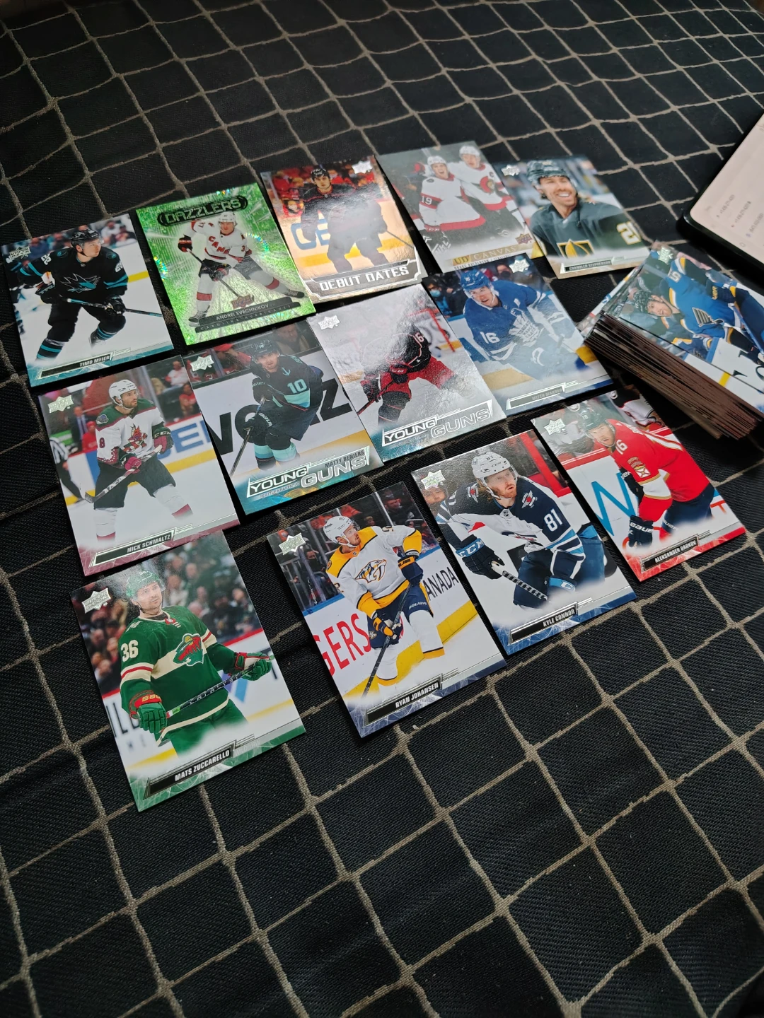 40+ hockey cards for free with some young guns