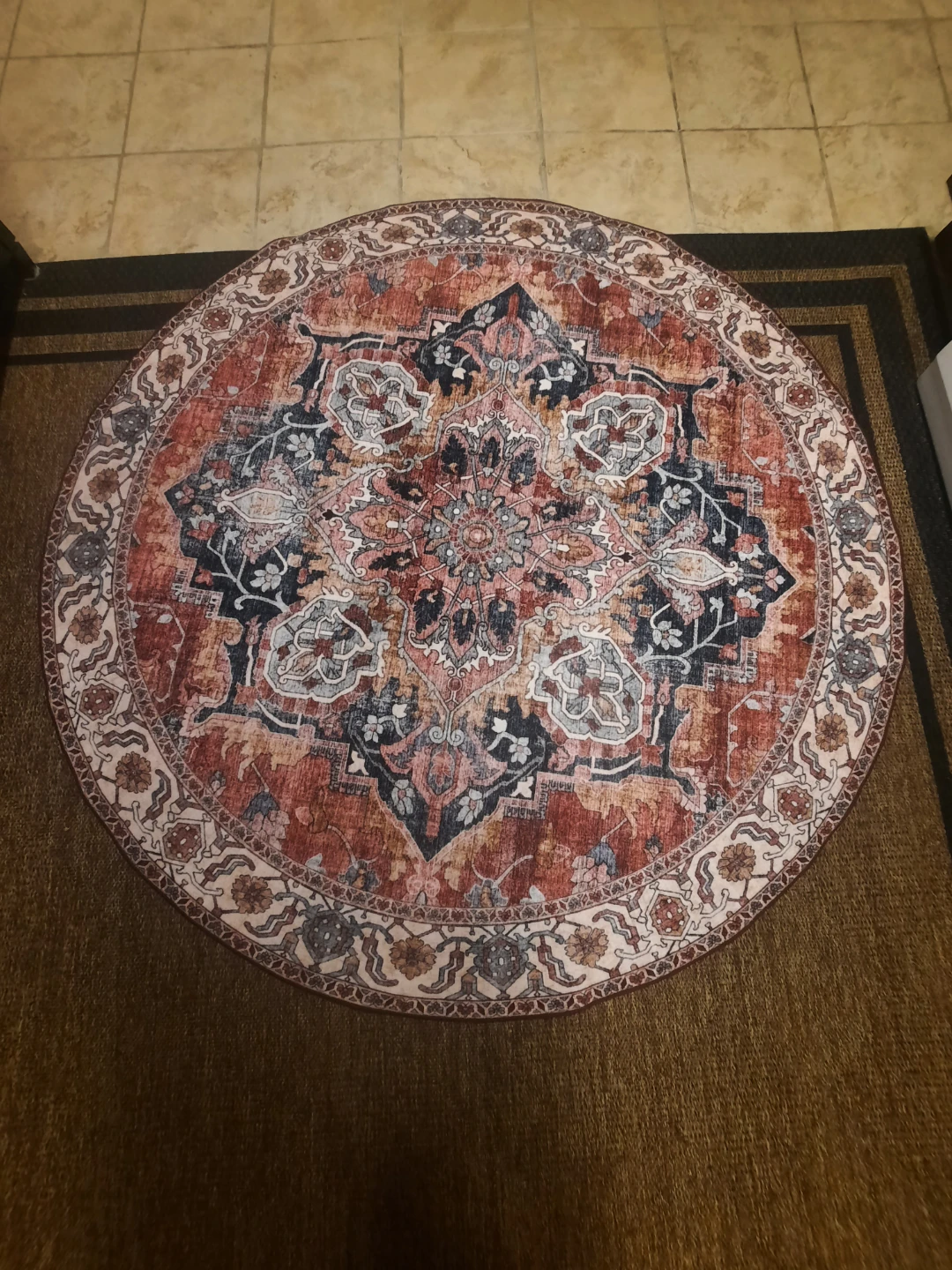 Area Rug 5'x5' Round --BRAND NEW