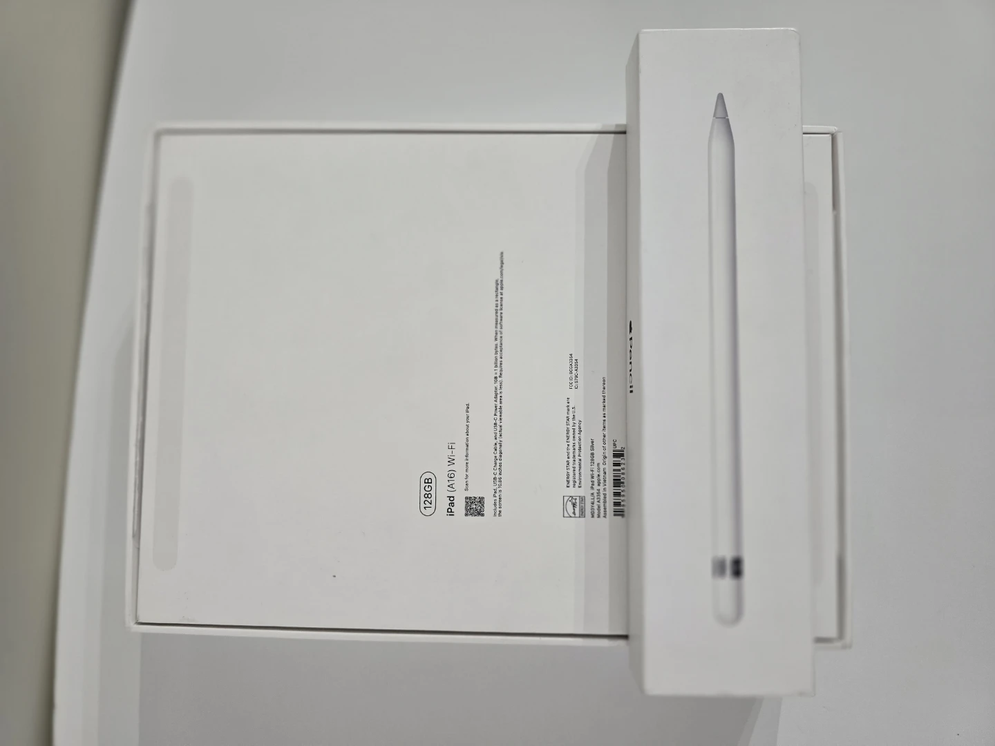 BNIB Apple iPad 128GB Wi-Fi Silver with Apple Pencil - photo 3