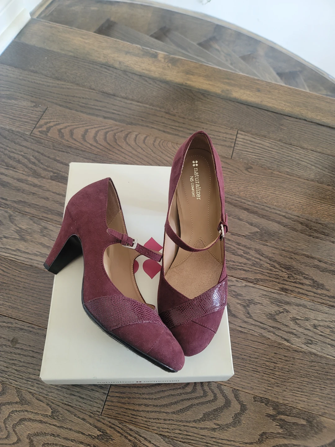 Naturalizer Women's Burgundy Mary Jane Heels and hand-bag - photo 2