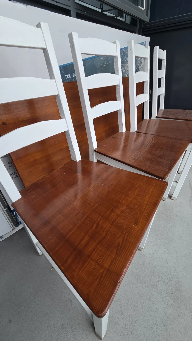 Dining table and 4 chairs - photo 4