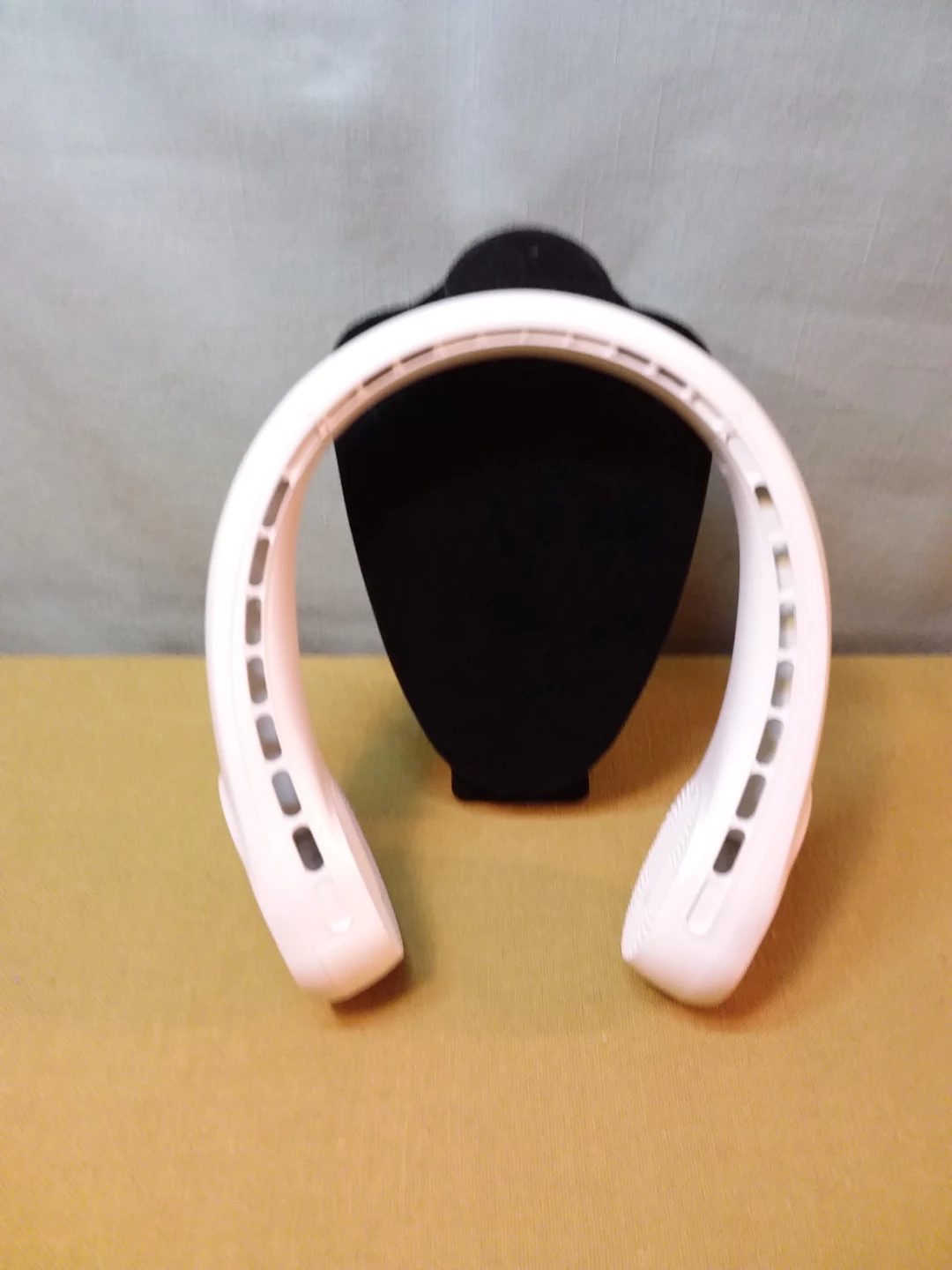 🏈 🥵 🪭 🆒 😎 White Portable / Flexible Hands-Free Neck Fan 🥵 🪭 🆒 😎