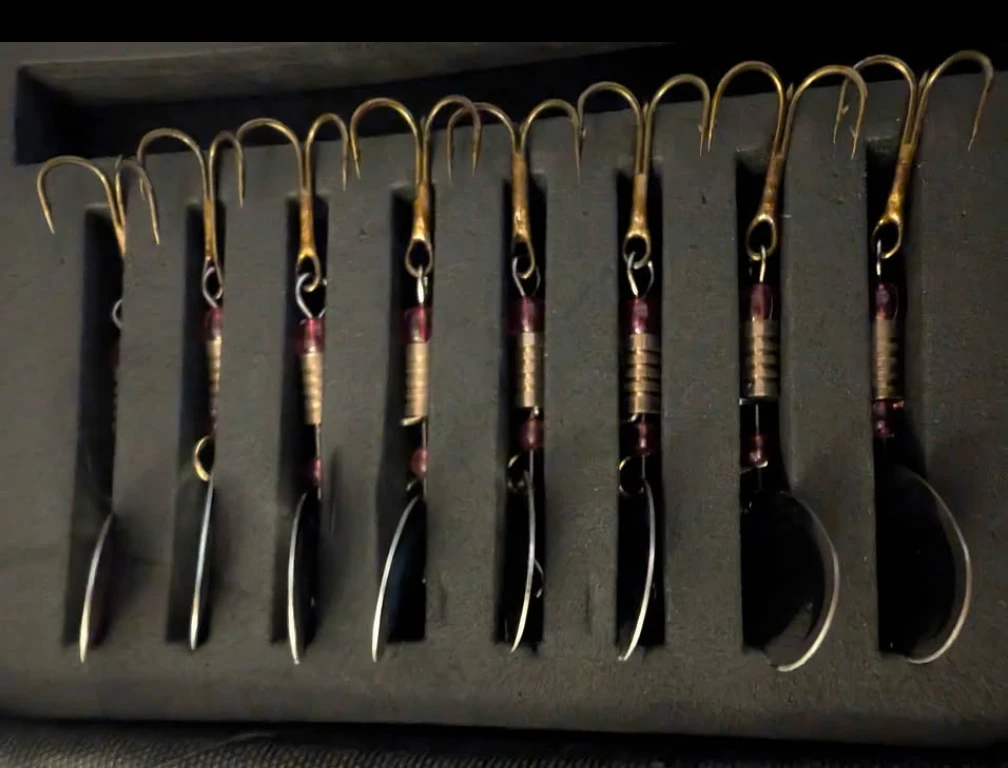 Fishing Spinner Lure Set with Case great Christmas gift ! - photo 3