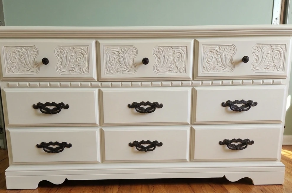 White 9-Drawer Dresser - photo 2